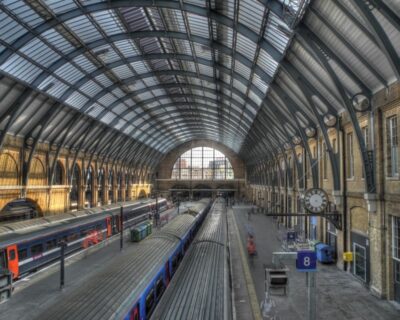London: Harry Potter Filming Locations Walking Tour - Meeting point at Victoria Embankment: start with the right energy