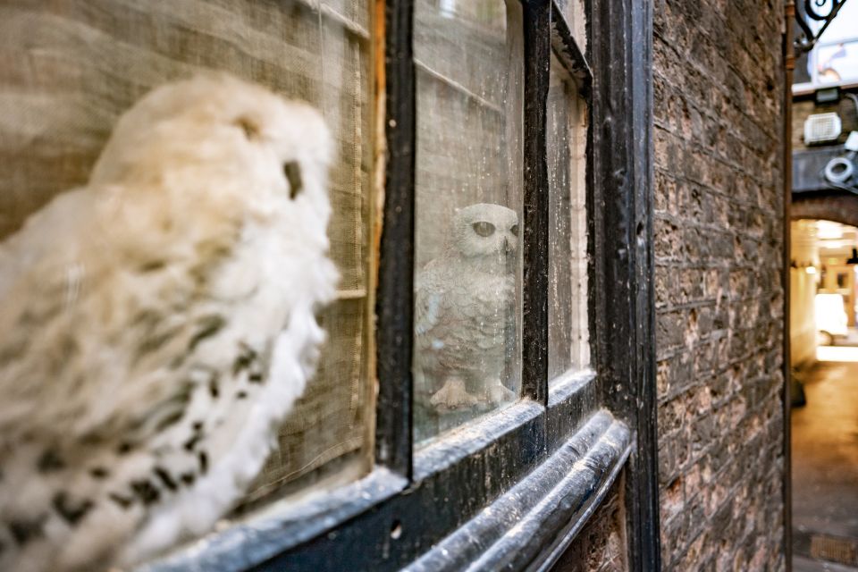 London: Harry Potter Movie Locations Magical Guided Tour - Covent Garden stops and the Harry Potter Photographic Exhibition