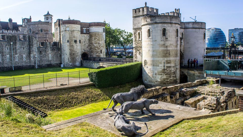 London: Harry Potter Walking Tour and Tower of London Entry - London Bridge to the Tower: switching gears to 900 years of fortresses