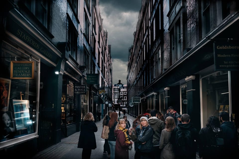 London: Harry Potter Walking Tour in German - Starting at Southwark View Point and getting sorted fast