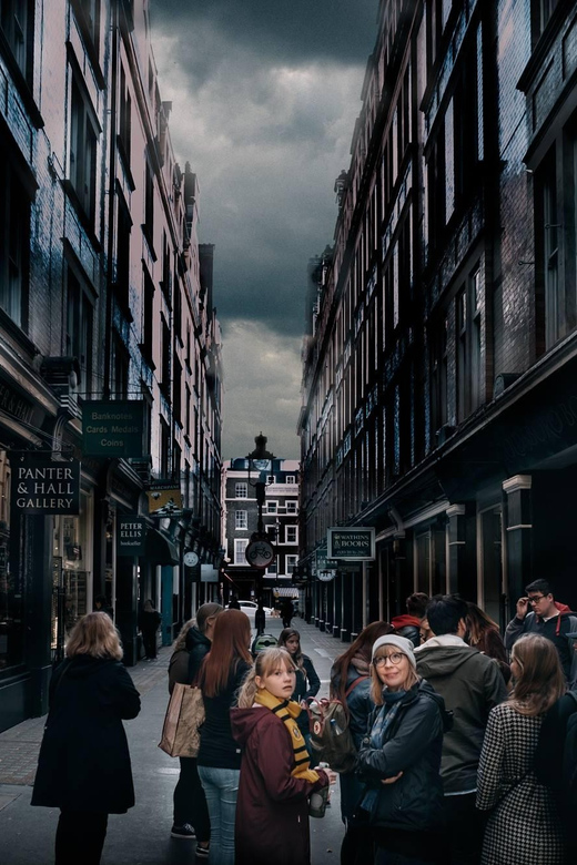 London: Harry Potter Walking Tour in German - Shakespeare’s Globe, Clink Prison Museum, and the Bridge scene from Half-Blood Prince