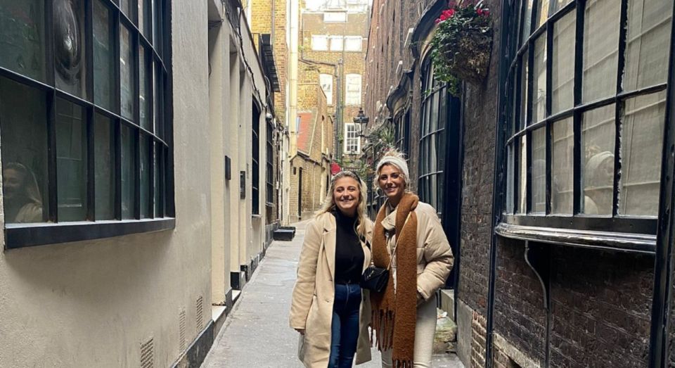 London: Harry Potter Walking Tour with Platform 9 3/4 - Great Scotland Yard to Trafalgar Square: where the premieres feel real