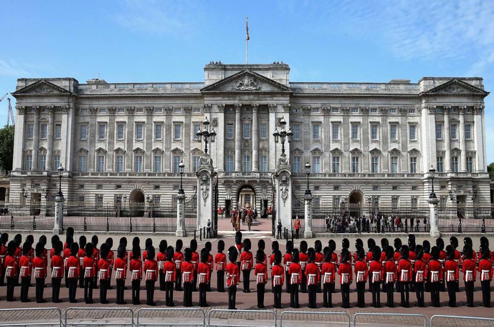 London Highlights Taxi Tour - Downing Street, Whitehall, and Trafalgar Square: The Pass-By Stops That Matter