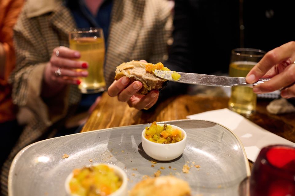 London: Historic Pubs, British Ales & Classic Dishes - Where to meet at St Andrew Holborn Garden (and how to time yourself)