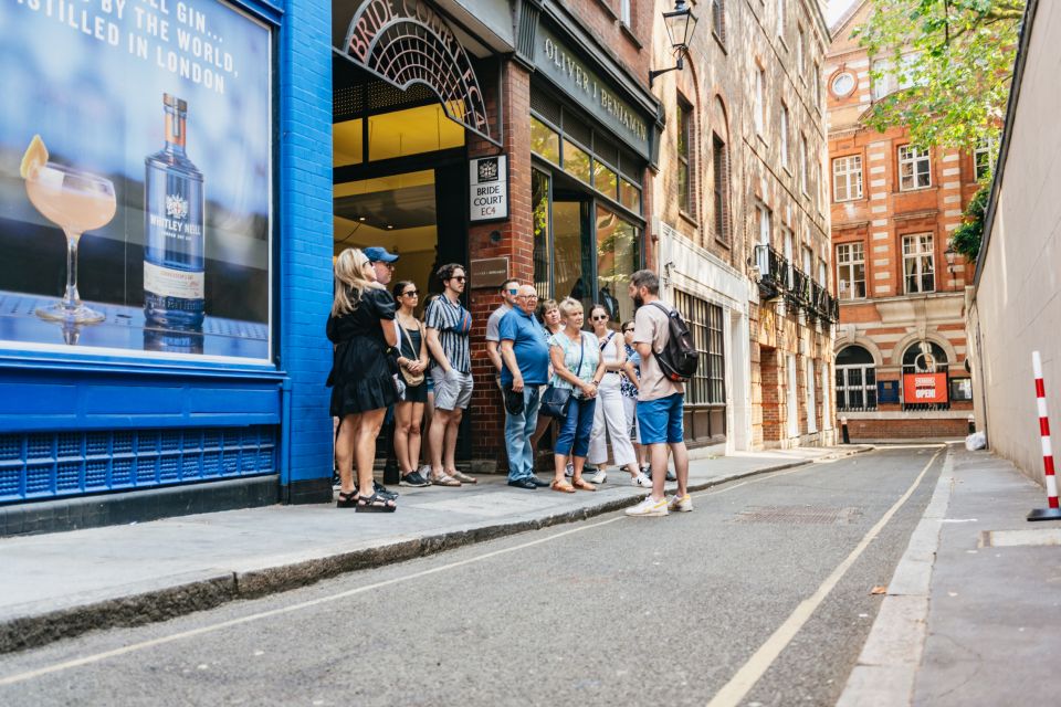 London: Historic Pubs of Central London Walking Tour - The street of shame backstreets: where the stories get real