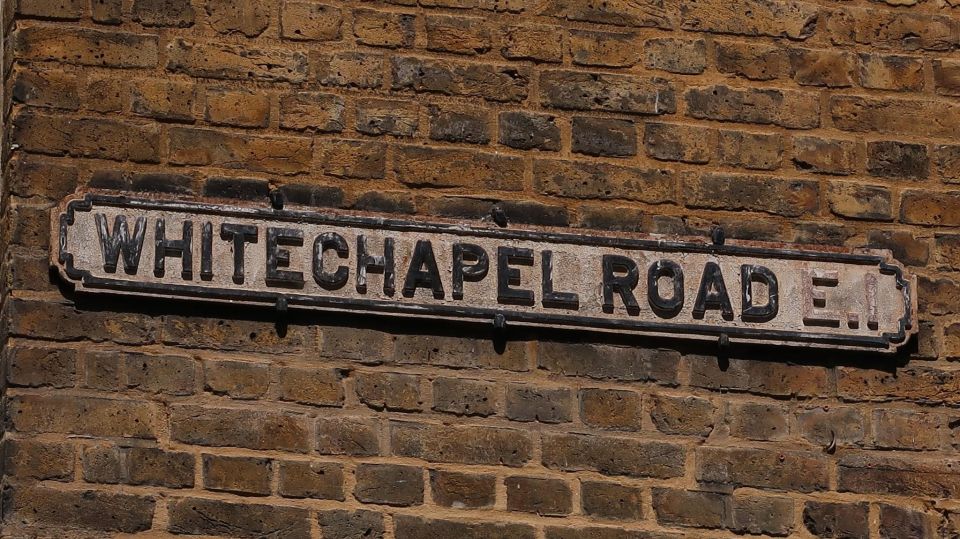 London: Jack the Ripper tour in Spanish (RLA Winner) - Goulston Street to White’s Row: where you end your walk