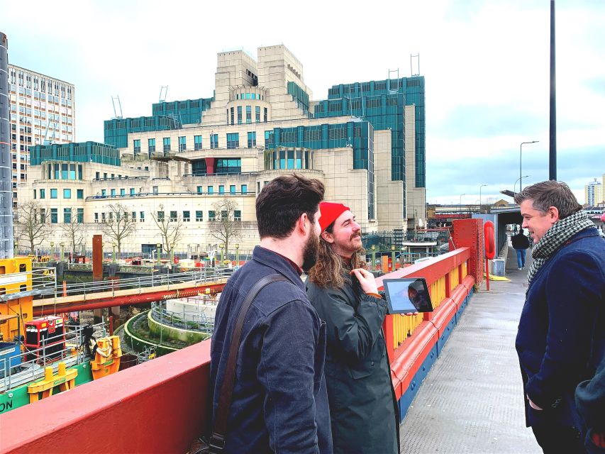 London: James Bond and Spies Walking Tour - Meeting at the London Eye with an orange umbrella