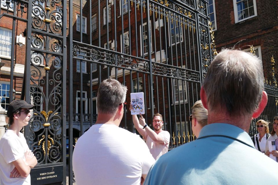 London: James Bond Filming Locations Bus Tour - Who should book this James Bond locations bus tour