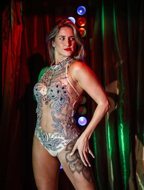 London: Kabaret Exposé - Before you go: dress code, check-in, and the flashing-lights reality