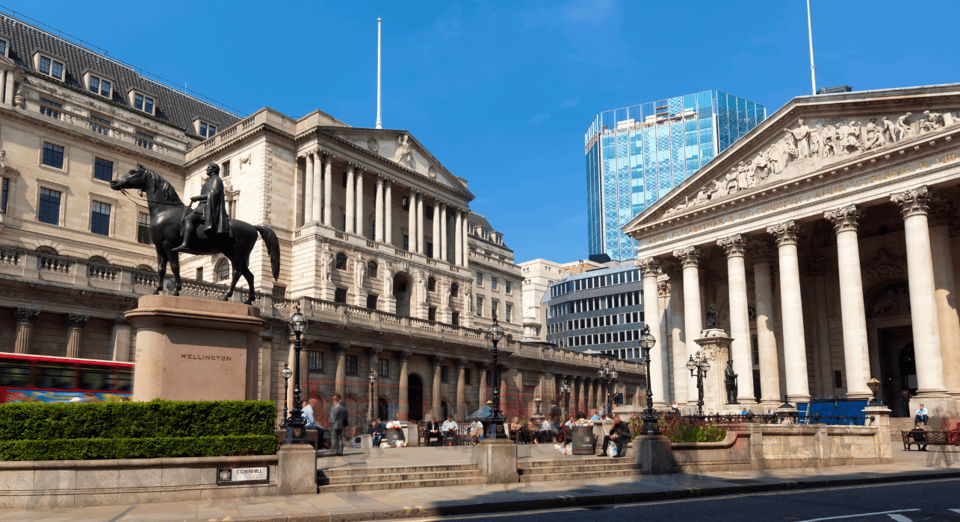 London: London Sightseeing Walking Tour with 30+ Sights - St James’s Park to Buckingham Palace: a royal walk you’ll remember