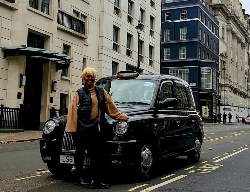 London: Monuments & Back Streets Guided Tour in Black Taxi - Why a black taxi works so well for this route