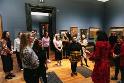 London: National Gallery Guided Tour with Art Expert Guide - Entering through the Sainsbury Wing: easy to find, easy to miss