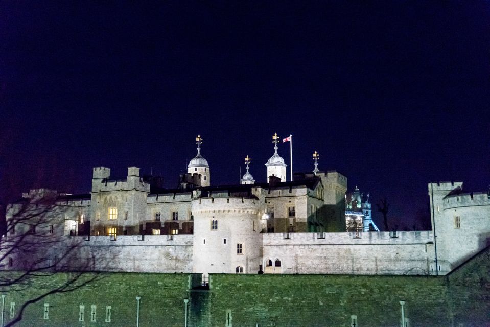 London: Nighttime Open-Top Bus Sightseeing Tour - Wi‑Fi onboard: tiny but useful on a night tour