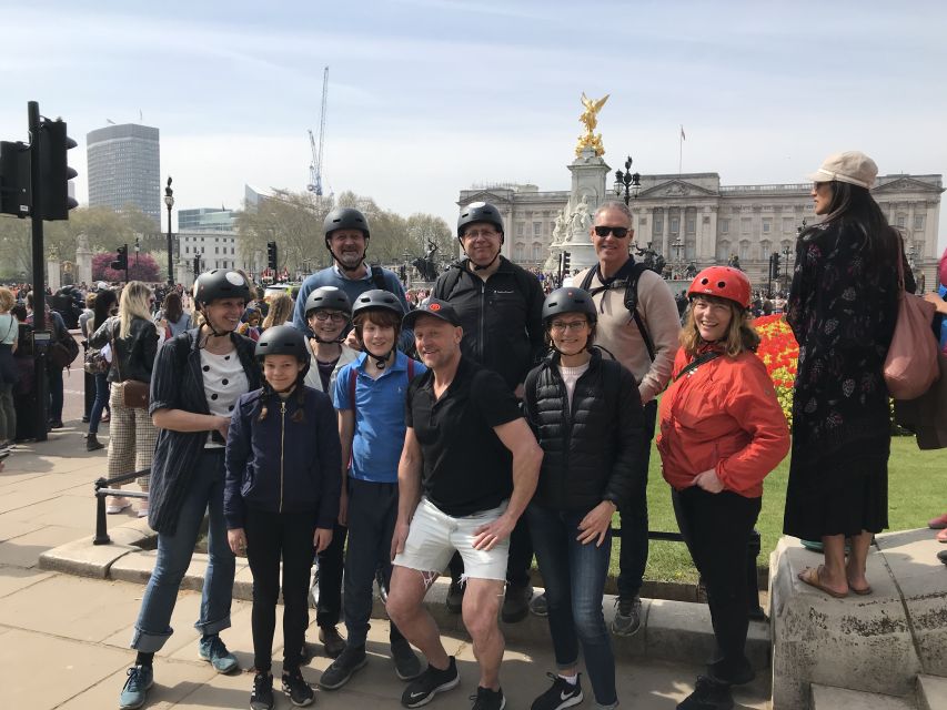 London: Parks and Palaces Guided Morning Bike Tour - Trafalgar Square and Nelson’s Column: the big “London postcard” moment