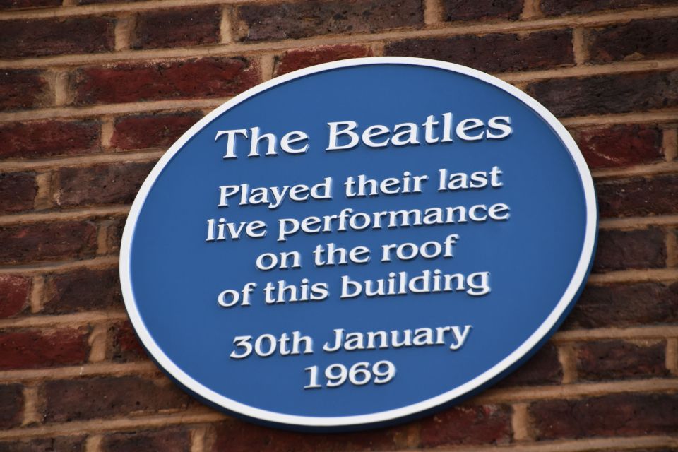 London: Private Beatles Taxi Tour - Abbey Road Studios and the famous crossing: the Beatles moment everyone recognizes