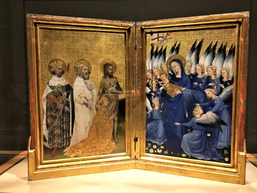 London: Private Tour of the National Gallery with tickets - Entering the National Gallery with a guide who links the whole story