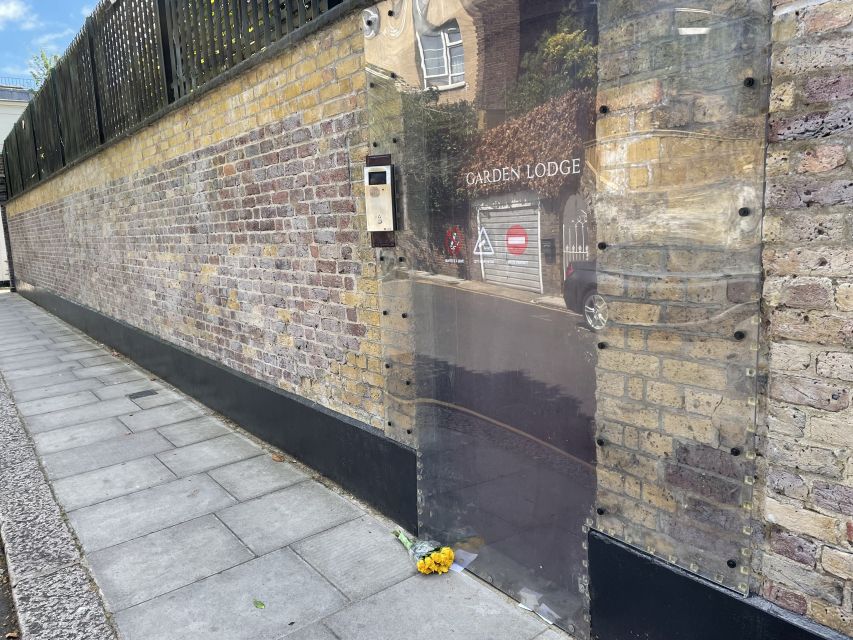 London: "Queen" Highlights Walking Tour - Who should book this Queen Highlights walking tour