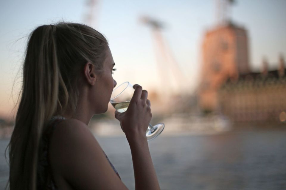 London: River Thames Evening Cruise with Bubbly and Canapés - Bubbly and Canapés: What the Included Snack Really Means