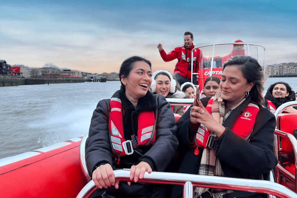 London: River Thames Sunset Speedboat Experience with Drink - Key things to know before you go