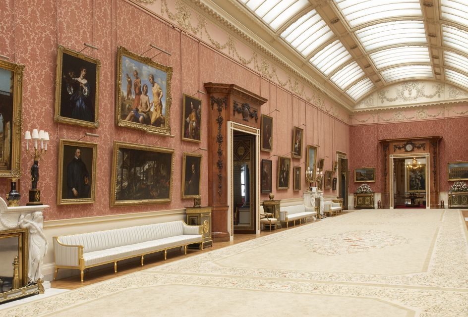 London: Royal Walking Tour and Buckingham Palace Audio Tour - Inside the palace: State Rooms time and royal collection highlights