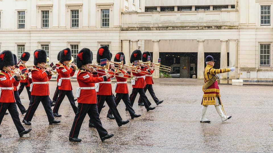London: Royal Walking Tour with Guard Change & Royal Mews - Royal London in 3–4 Hours: why this tour feels worth it