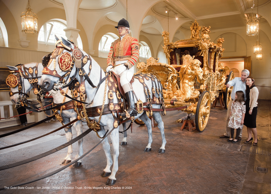 London: Royal Walking Tour with Guard Change & Royal Mews - From Buckingham Palace to Clarence House: the royal geography that makes sense