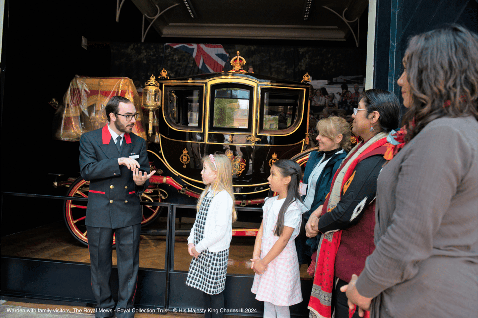London: Royal Walking Tour with Guard Change & Royal Mews - Palace State Rooms in season: seeing the rooms the royals actually use