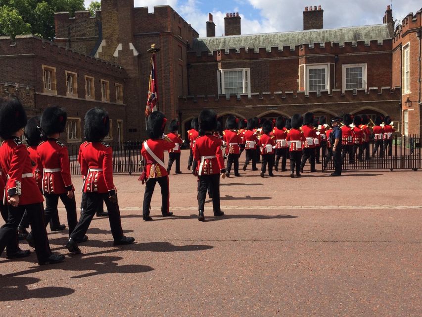 London: Royalty Walking Tour with Changing of The Guard - Key highlights worth centering in your day