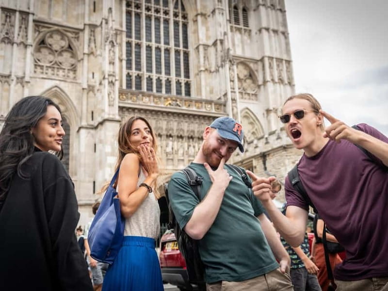 London: See 30+ Top Sights and Eat 8 British Foods Tour - How the guides shape the experience (and what to look for)