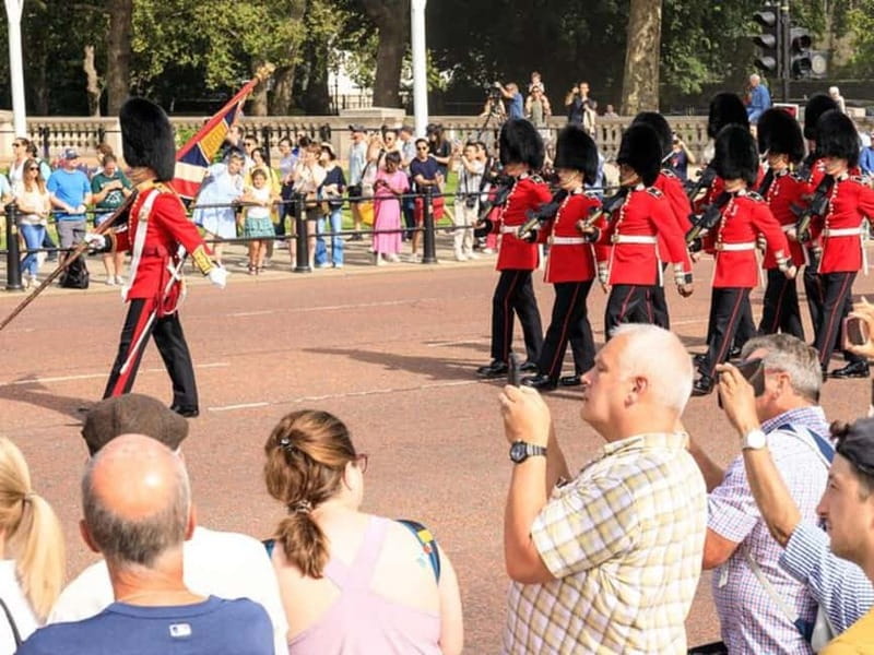 London: See 30+ Top Sights and Eat 8 British Foods Tour - What you’re really paying for at $91.60 for 6 hours