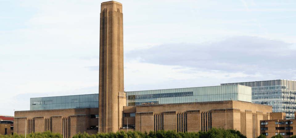 London: Self-Guided History City Tour with an App - Tower London and the Site of Execution: what the grounds can teach