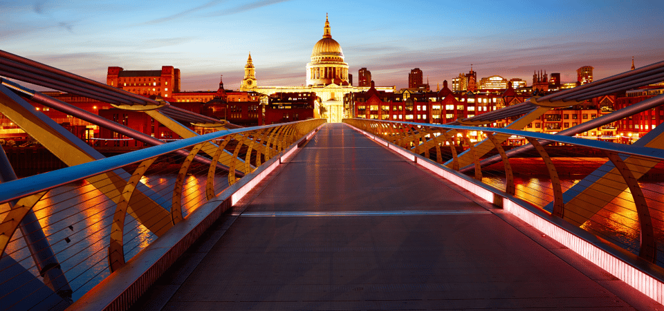 London: Self-Guided History City Tour with an App - Millennium Bridge to St Paul’s: the finale that ties it all together
