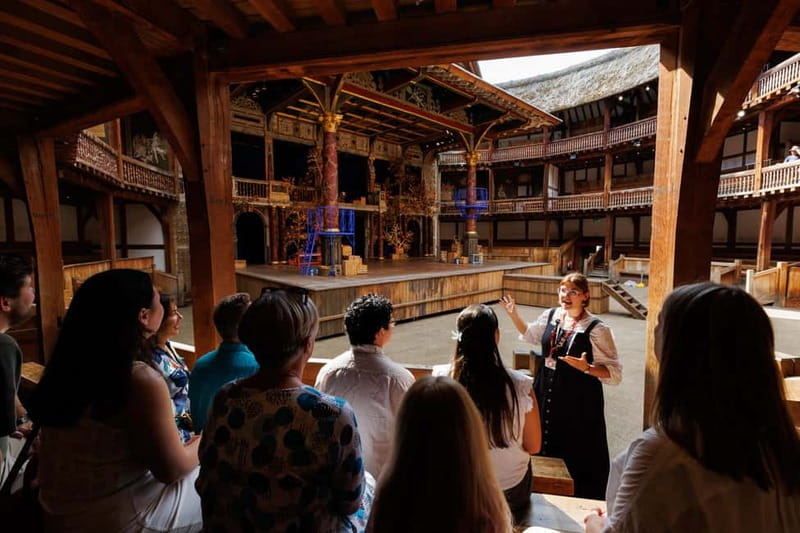 London: Shakespeare's Globe Theatre Guided Tour - Getting to the right entrance at Shakespeare’s Globe