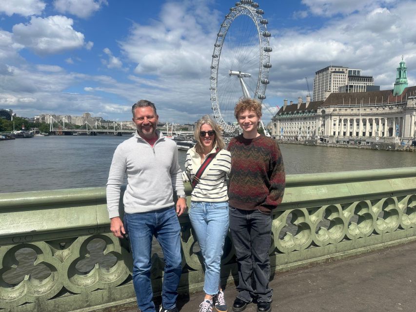 London: Sightseeing Black Cab Tour with Hotel Pickup - Tower of London and Westminster area: where the tour starts feeling like a story