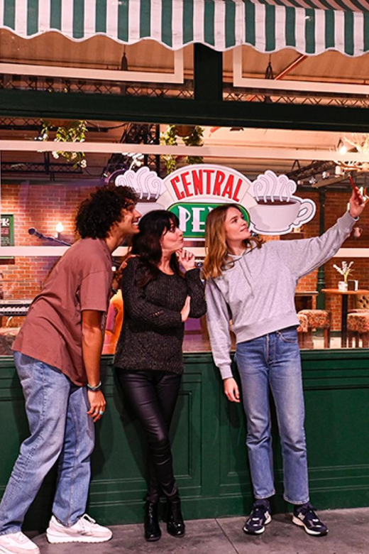 London: The FRIENDS™ Experience Entry Ticket - Retail store stop: useful if you want official merch