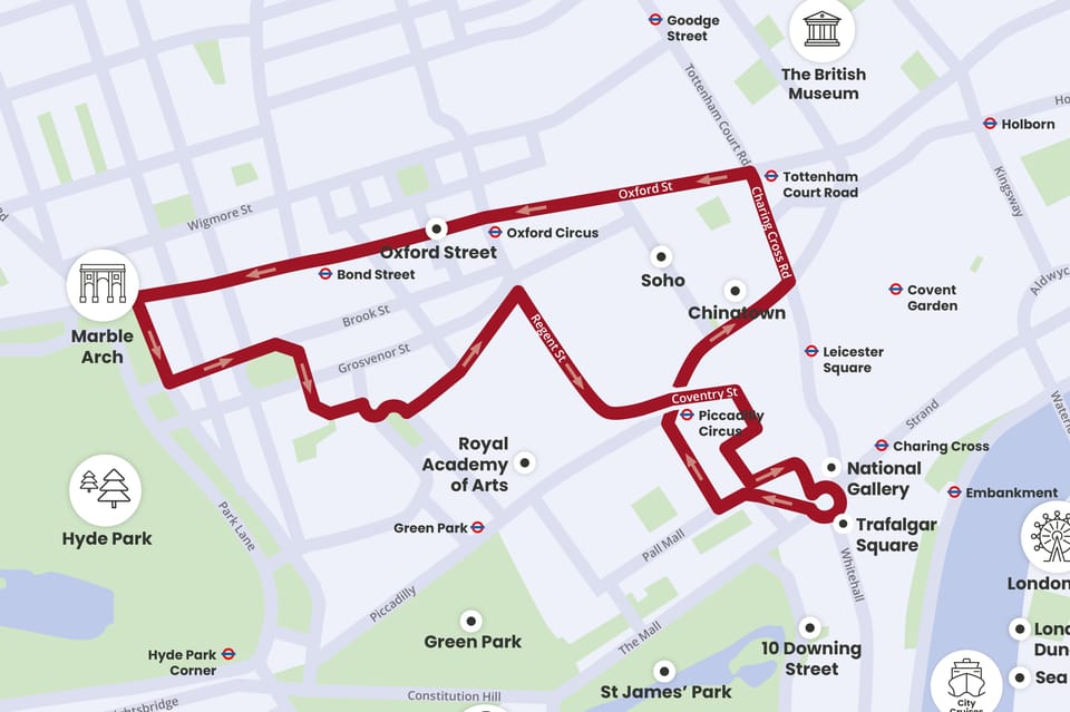 London: Tootbus Christmas Lights Tour incl walking tours - Regent Street and Trafalgar Square: The Big-Name Christmas Power Play