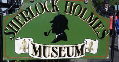 London: Top 30 Sights Tour and Sherlock Holmes Museum - The Westminster loop: Buckingham Palace to Parliament Square