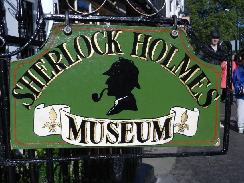 London: Top 30 Sights Tour and Sherlock Holmes Museum - London Bridge area: Shakespeare’s Globe, HMS Belfast, and the Tower views