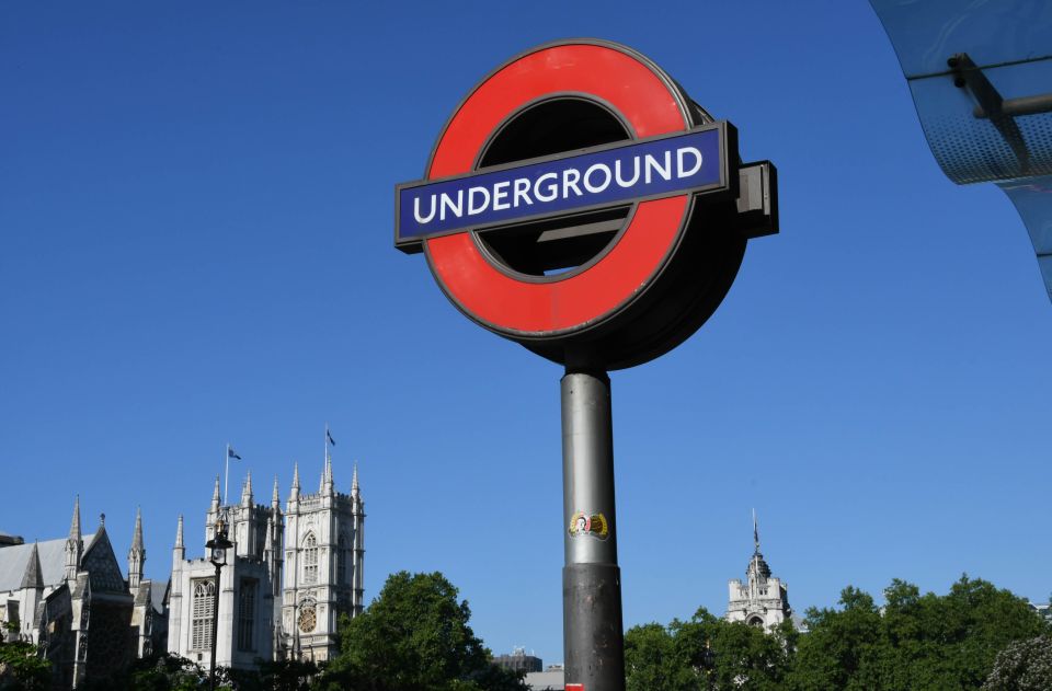 London: Top 30 Sights Tour and Sherlock Holmes Museum - Sherlock Holmes Museum at 221B Baker Street: what you actually get