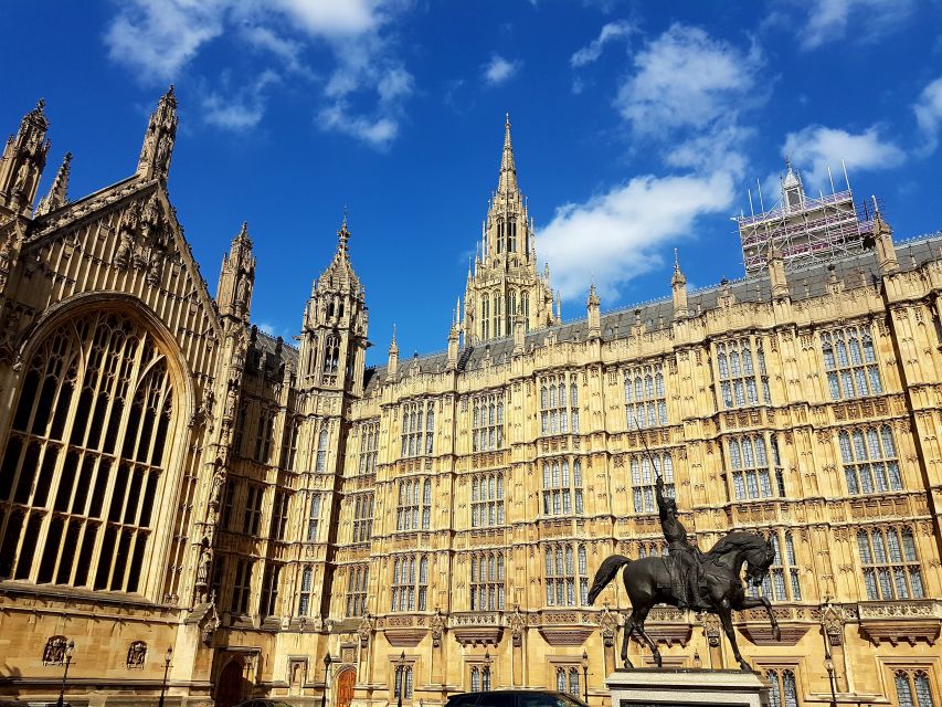 London: Top 30 Sights Walking Tour and London Dungeon Entry - Westminster on foot: Buckingham Palace, Trafalgar Square, and Whitehall