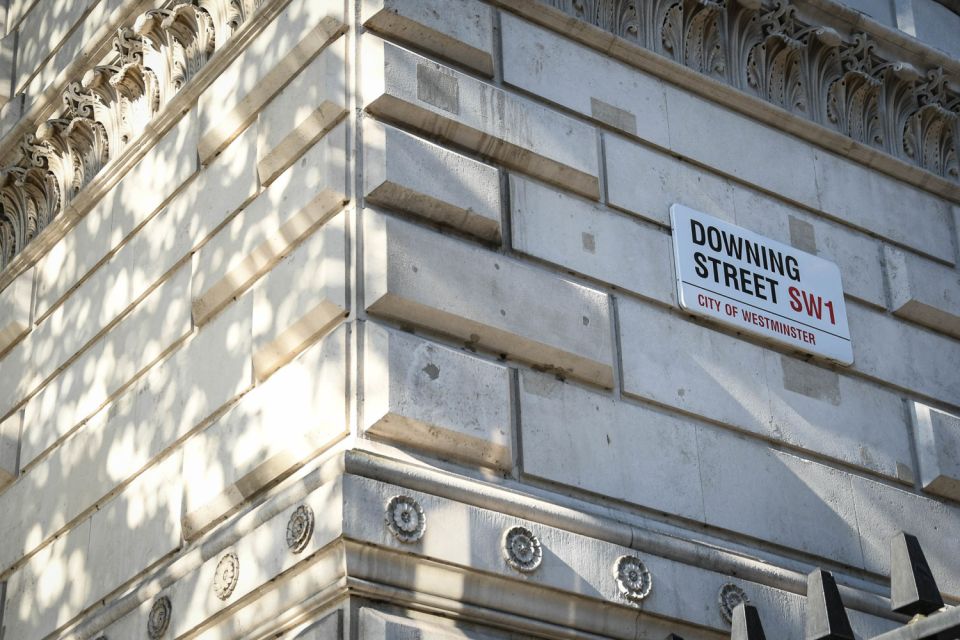 London: Top 30 Sights Walking Tour and Tower Bridge Exhibit - Timing tips: Changing of the Guard and weather reality