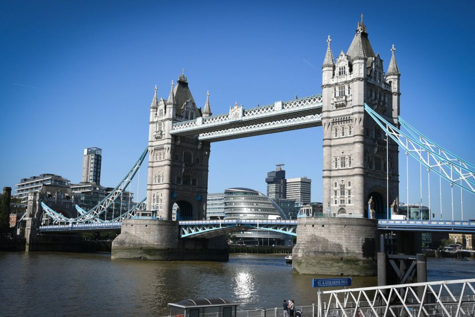 London: Top 30 Sights Walking Tour and Tower Bridge Exhibit - London Bridge area: Shakespeare and ships in the same neighborhood