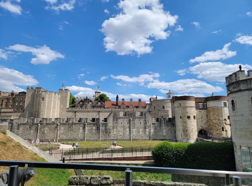 London: Tower of London Guided Tour with Boat Ride - Key points before you go