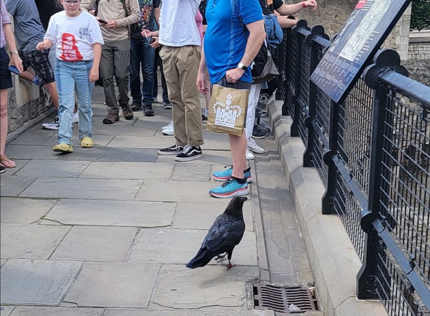 London: Tower of London Guided Tour with Boat Ride - The Thames River Cruise ticket: what you gain beyond the Tower