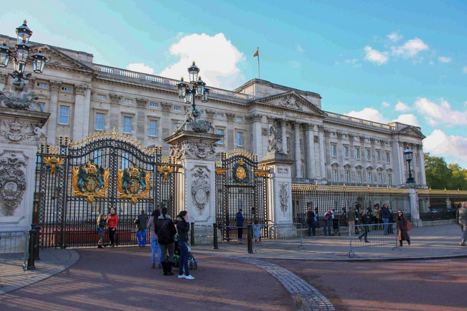 London: Tower of London, Thames Boat & Changing of the Guard - Key things I think you’ll care about