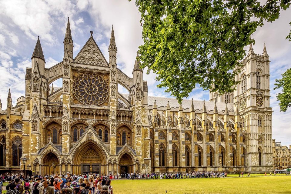 London: Vintage Bus Tour and London Eye Ticket - Parliament, Downing Street, and St. Paul’s: the route’s best landmarks