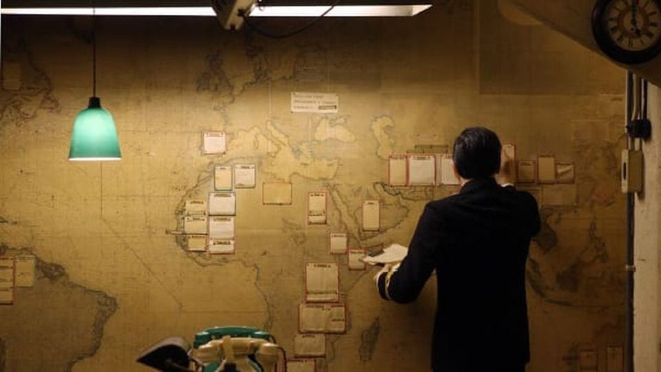 London: Westminster Abbey & Churchill War Rooms Walking Tour - Buckingham Palace and the Changing of the Guard: plan around the schedule