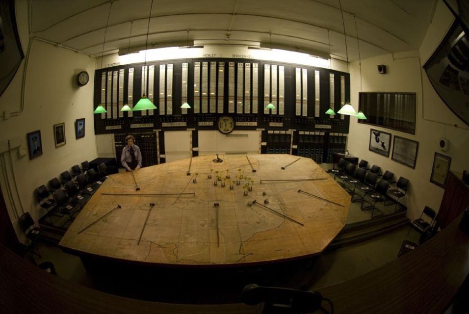 London: Westminster Abbey & Churchill War Rooms Walking Tour - Whitehall to 10 Downing Street: why these quick stops matter
