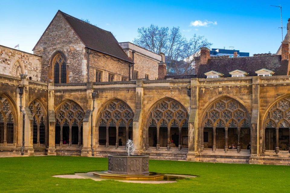 London Westminster Abbey French Tour with Fast-Track Tickets - St James’s Park: the scenic reset between monarchy and parliament