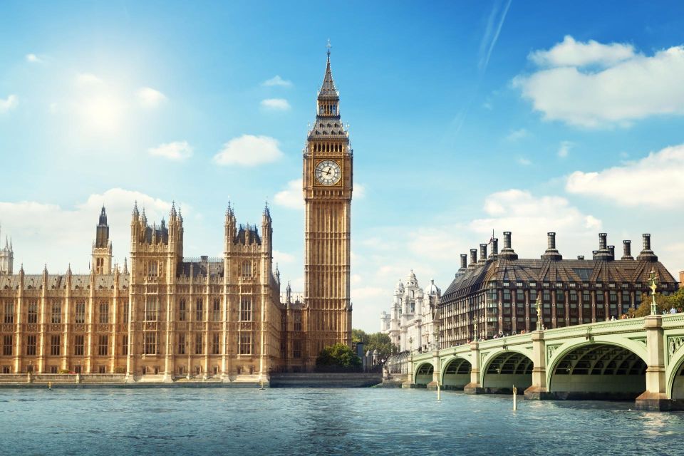 London Westminster Abbey French Tour with Fast-Track Tickets - Buckingham Palace photo stop: what you get without palace tickets